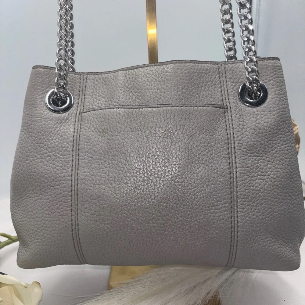 Michael Kors Jet Set Medium Pebbled Leather Chain Shoulder Bag.